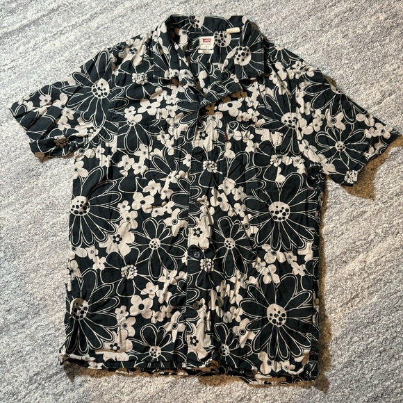 Levi's Other - MEN’S LEVI BUTTON DOWN